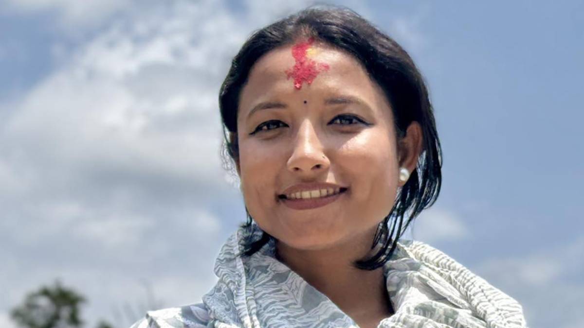 फोहोर व्यवस्थापनमा विदेशी चलखेल देख्नु बालेनको प्रशासनिक कमजोरी : रक्षा बम