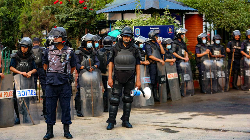 थापाथलीस्थित सुकुम्बासी बस्तीमा बिहानैदेखि प्रहरी परिचालन