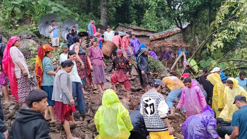 बाजुरामा पहिरोले घर पुरिँदा एक जना बेपत्ता, दुई घाइते