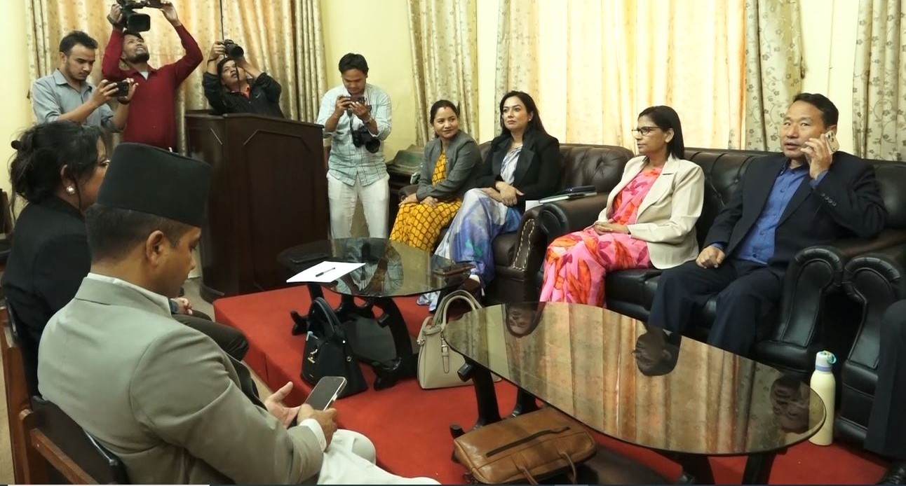 प्रधानमन्त्रीले देशवासीसँग माफी माग्नुपर्ने, सदन अवरोध जारी रहने