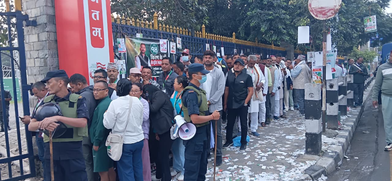 कांग्रेस महाधिवेशन : बिहानैदेखि मतदाता लाइनमा आजै गणना थाल्ने तयारी