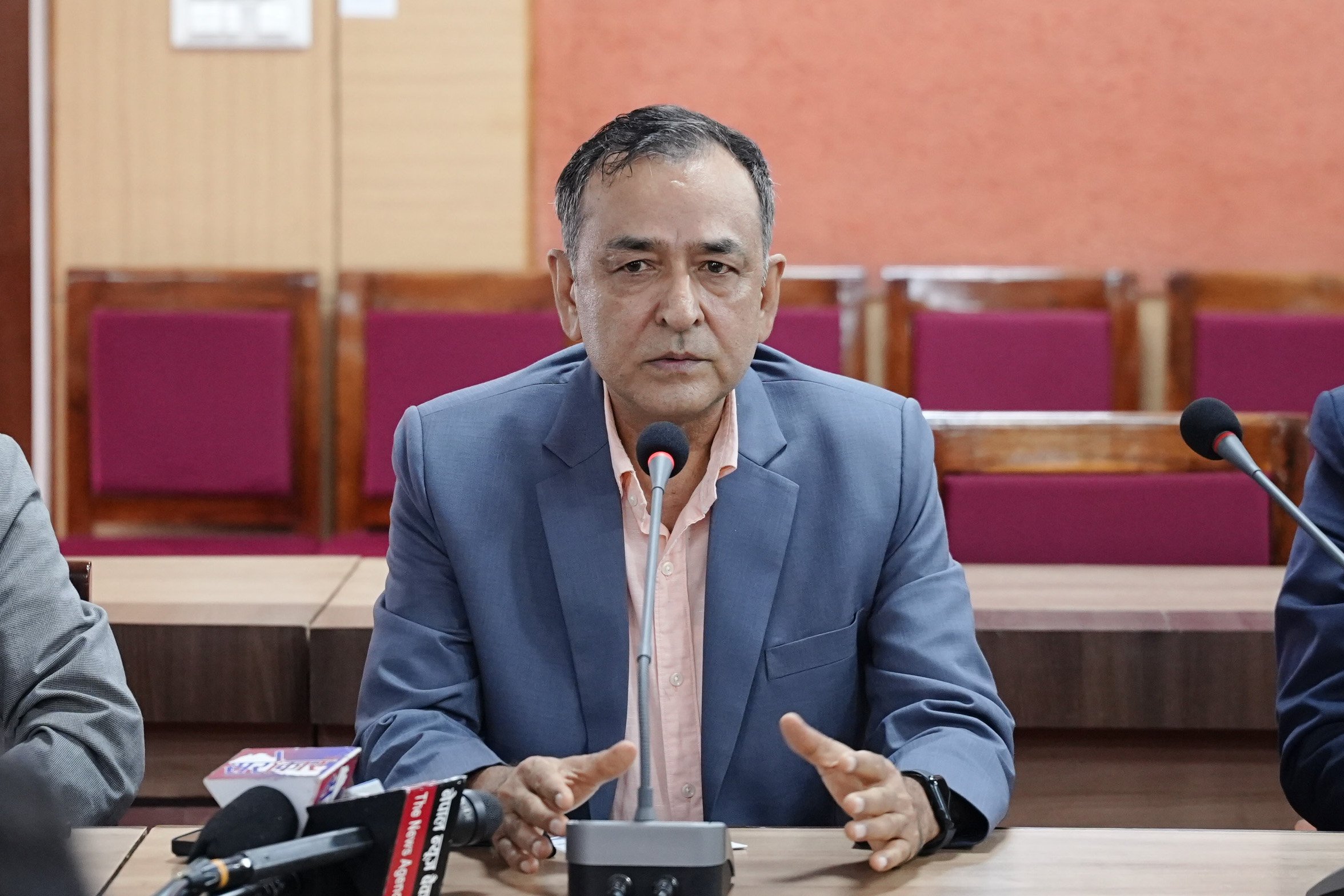 ग्यास अभाव छैन, मागभन्दा १५ प्रतिशत बढी आयात भइरहेको छ : अध्यक्ष चन्द