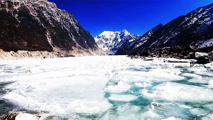 विस्फोटको उच्च जोखिममा २१ हिमताल