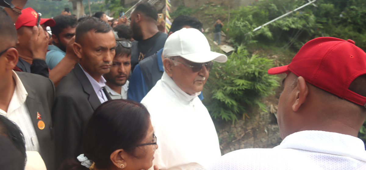 धादिङपछि बाढी प्रभावित क्षेत्रको निरीक्षण गर्न नुवाकोट पुगे ओली