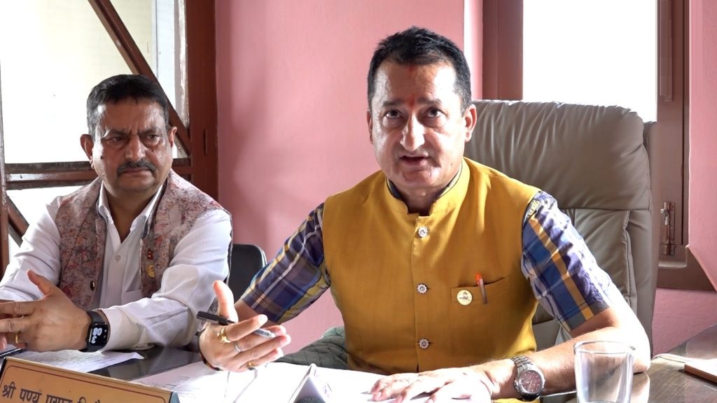बाढीपछि ४० यात्रुवाहक सवारी सम्पर्कविहीन रहेको यातायात व्यवसायी महासंघको भनाइ