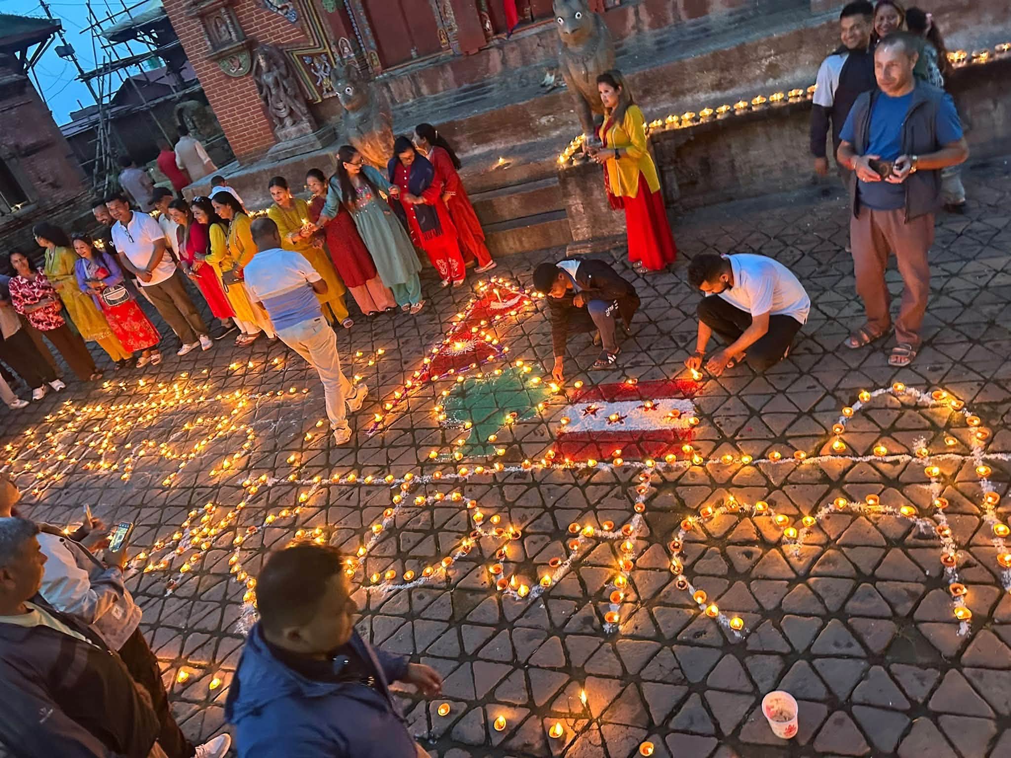 रसुवा बाढीमा ज्यान गुमाएकाप्रति कांग्रेस क्षेत्र नं १ भक्तपुरद्वारा दीप प्रज्वलन