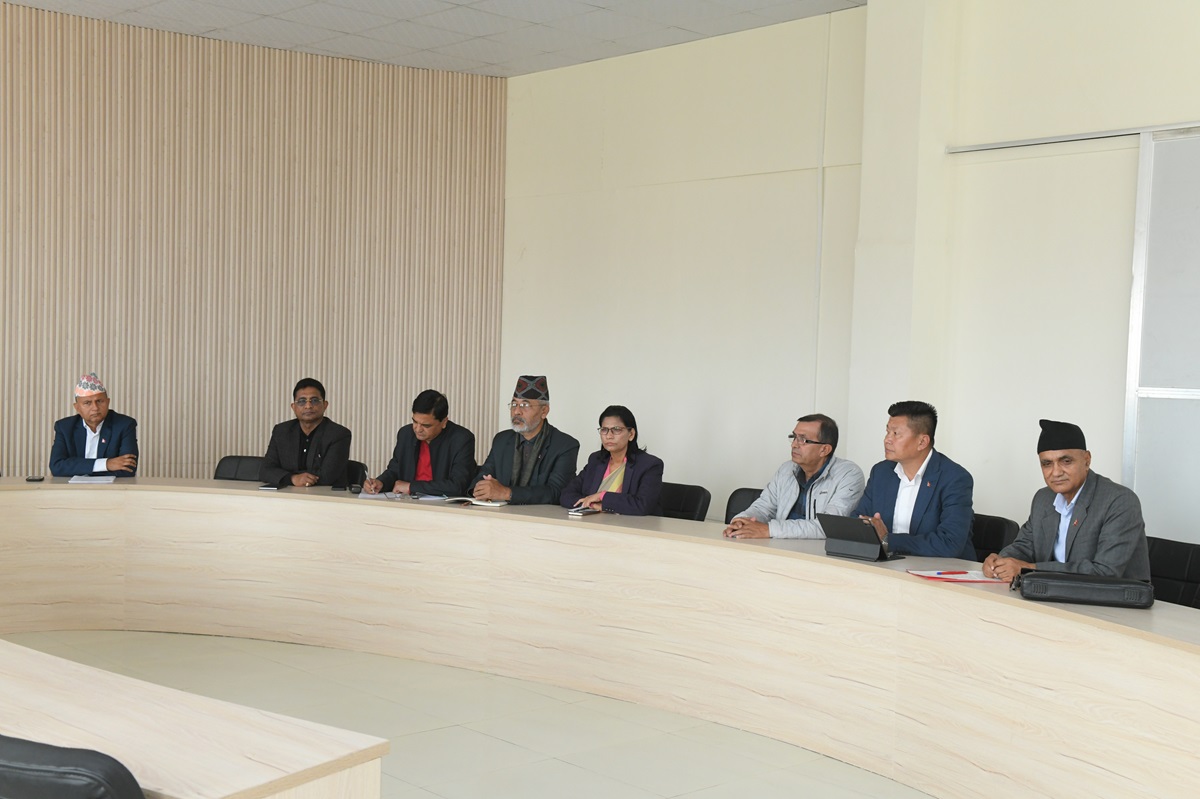 ओली पक्राउको विरोधमा एमालेले प्रदर्शन गर्ने