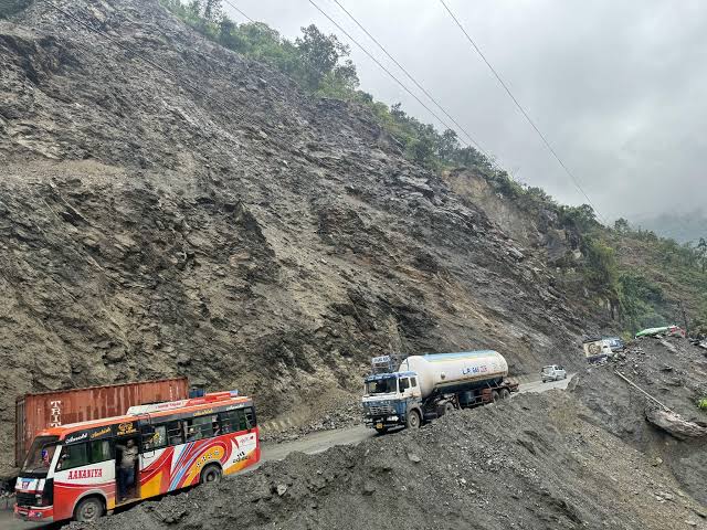राती ११ बजेदेखि भोलि बिहान ५ बजेसम्म पृथ्वी राजमार्ग बन्द हुने