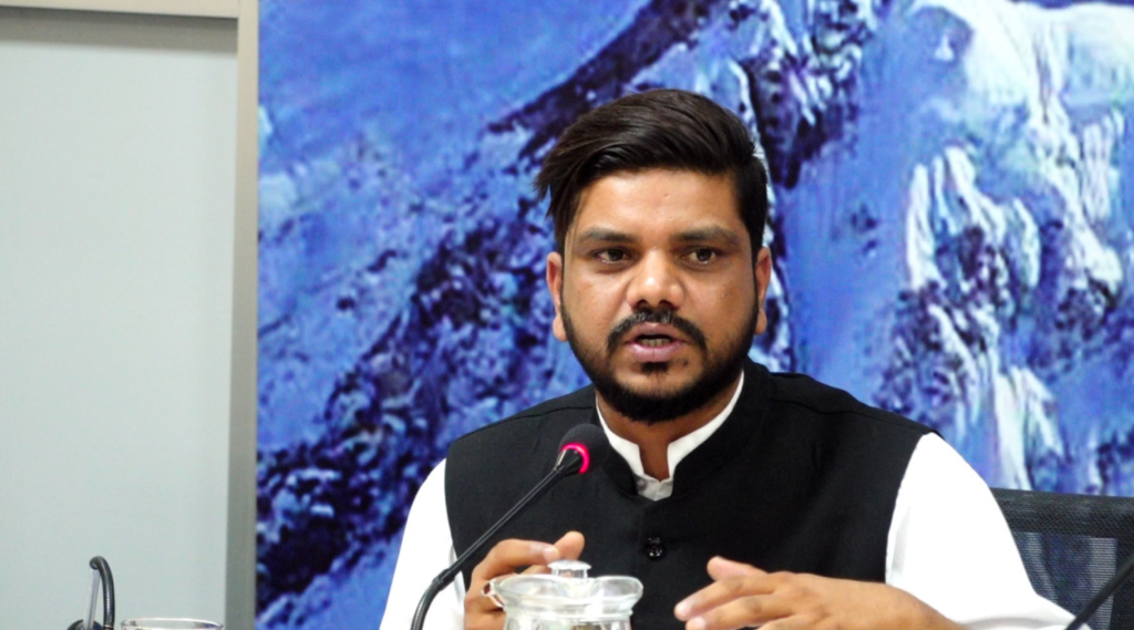 श्रम मन्त्री यादव रास्वपा केन्द्रीय सदस्यमा पराजित